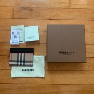 Authentic BURBERRY Check Unisex card case NWT